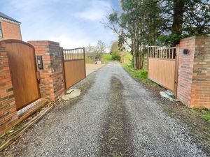 Approach- click for photo gallery